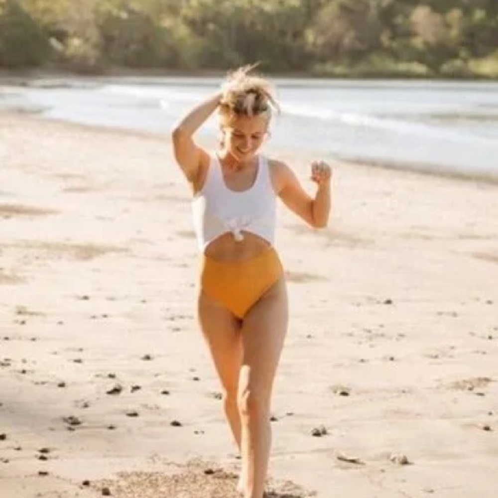 Albion fit one piece NWT.